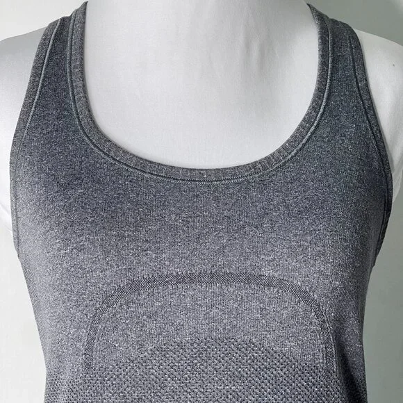 Lululemon Women's Grey Swiftly Tech Fitted Scoop Neck Tank Top Size 4 - Picture 2 of 6